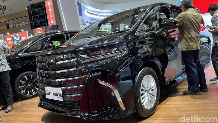 Toyota Alphard Hybrid Murah, Harga Rp 1,388 Miliar!