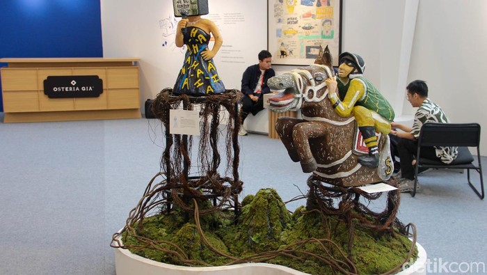 Pameran Art Jakarta Papers 2026 resmi dibuka di City Hall, Pondok Indah Mall (PIM) 3, Jakarta Selatan, Kamis (5/2/2026). Peresmian ajang seni ini dilakukan langsung oleh Menteri Kebudayaan Fadli Zon dan turut dihadiri sejumlah tokoh, termasuk Wakil Menteri Kebudayaan Giring Ganesha Djumaryo.