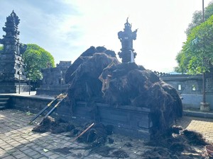Angin Kencang Terjang Gilimanuk, Sejumlah Pelinggih di Pura Segara Ambruk