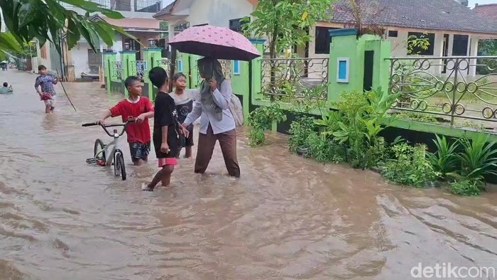 Banjir merendam permukiman warga Desa Pladen Kecamatan Jekulo, Kudus, Kamis (5/2/2026).