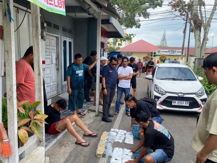 **BNN Tangkap 29 Bungkus Sabu di Sumbar, Bongkar Jaringan Narkoba**
