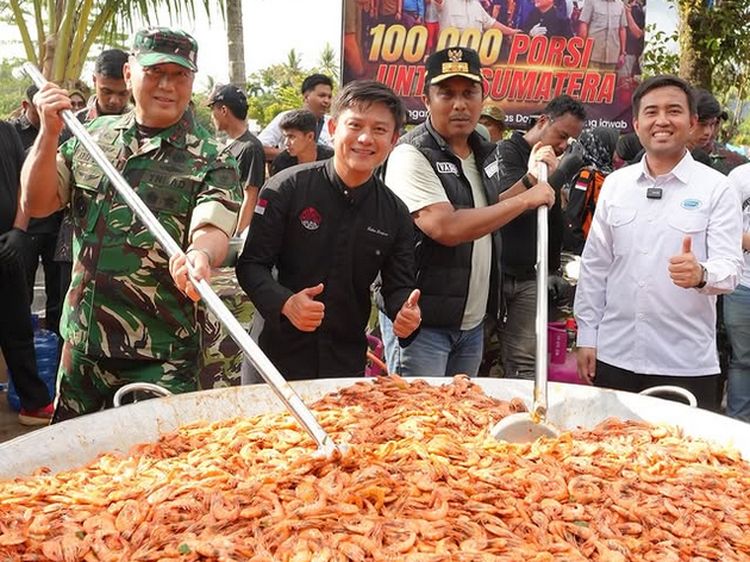 Momen Bobon Santoso Masak Besar di Papua hingga Aceh Tamiang