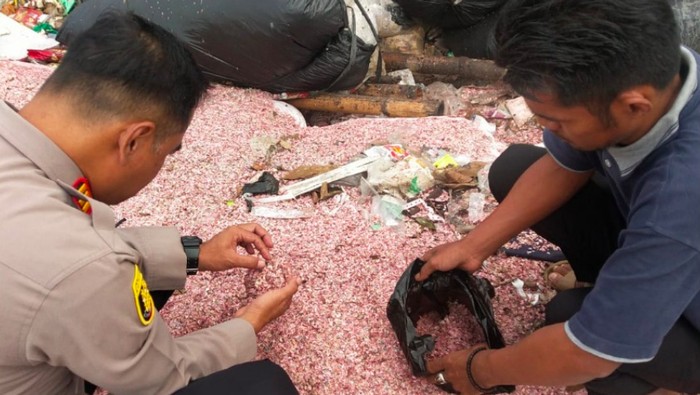 Polisi Pastikan Cacahan Duit di TPS Bekasi Uang Asli Cetakan BI