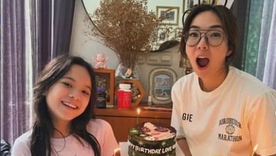 Cantiknya Awet! Ini Potret Gisel Racik Matcha hingga Jajan Bareng Gempi