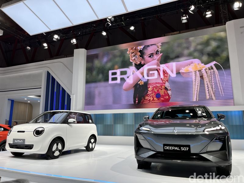 Changan merilis harga dua mobilnya, Changan Lumin senilai Rp 183.000.000 dan Deepal S07 dibanderol Rp 599.000.000. Harga tersebut berstatus on the road Jakarta.