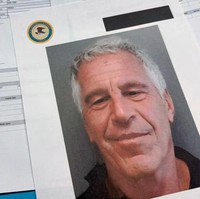 Kisah Model 11 Tahun Menghilang, Kini Namanya Muncul di Berkas Epstein