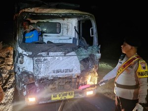 2 Truk Pasir Tertimbun Longsor di Jatinom Klaten, 1 Orang Tewas