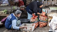 Kinerja tersebut ditopang konsumsi domestik yang kuat, tercermin dari pertumbuhan transaksi ritel dan marketplace yang naik 12,2% secara kuartalan serta peningkatan berbagai instrumen pembayaran non-tunai. ANTARA FOTO/Aprillio Akbar