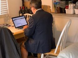 Aneh Tapi Nyata! Foto Era COVID yang Bikin Geleng-geleng