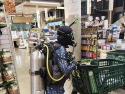 Aneh Tapi Nyata! Foto Era COVID yang Bikin Geleng-geleng