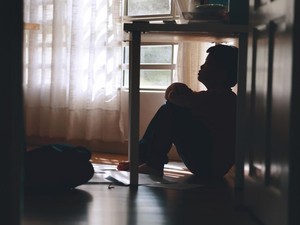 Jangan Asal Bilang Kurang Bersyukur ke Orang Depresi, Ini yang Bisa Dilakukan