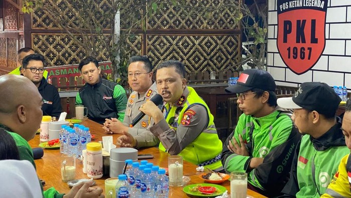 Kakorlantas Polri Irjen Pol Agus Suryonugroho saat menemui perwakilan ojol Kota Batu