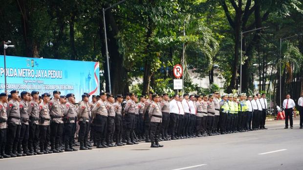 Kapolda Metro Jaya Irjen Asep Edi Suheri memberikan pesan kepada seluruh jajarannya dalam apel