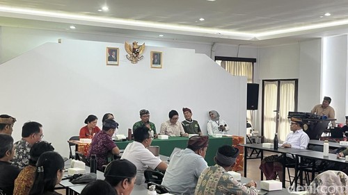 Kepala Bidang Pengelolaan Sampah, Limbah B3, Pengendalian Pencemaran dan Kerusakan Lingkungan Dinas LHK Bali, Ida Bagus Kade Wira Negara dalam FGD di Dinas Pariwisata Bali, Kamis (5/1/2026).