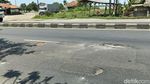 Potret Kerusakan Jalan Pantura Indramayu yang Bahayakan Pengendara