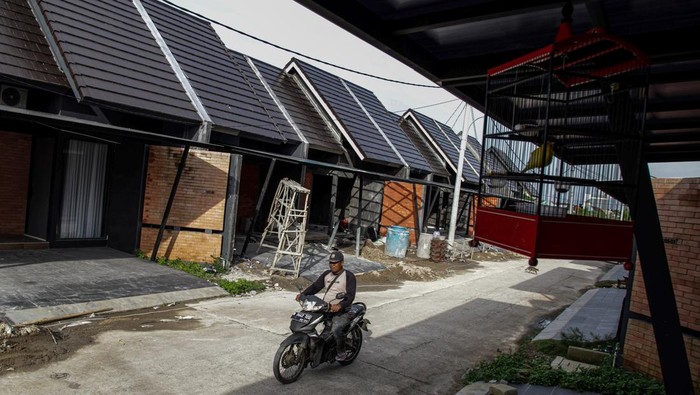 Foto udara suasana perumahan di Mutiara Gading City, Bekasi, Jawa Barat, Rabu (4/2/2026). Bank Indonesia (BI) mencatat penyaluran kredit properti hingga Desember 2025 tumbuh 13 persen secara tahunan (year-on-year/yoy) menjadi Rp1.597,7 triliun. ANTARA FOTO/Darryl Ramadhan