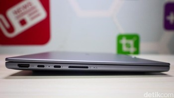 Konektivitasnya sudah mendukung Wi-Fi 7 dan Bluetooth 5.4, sementara port fisik yang tersedia tergolong lengkap, mulai dari Thunderbolt 4 atau USB4, HDMI 2.1, hingga USB-A Always On. Foto: Najmi Hudaa/detikFoto
