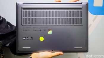 Baterai berkapasitas 84Whr mampu menemani aktivitas seharian dalam penggunaan normal. Fitur Rapid Charge Express memungkinkan pengisian singkat selama 15 menit untuk tambahan penggunaan hingga sekitar 3 jam. Foto: Najmi Hudaa/detikFoto