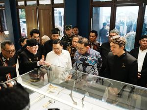 Resmikan Pameran Jejak Pajajaran, Menbud Dorong Pelestarian Budaya Sunda