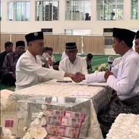 Viral Kisah Pasangan Sukses Rayu Ortu Buat Nikah Tanpa Resepsi, Pilih Umrah