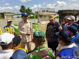 Menteri PU Tinjau Lokasi Pelajar Lampung Seberangi Sungai dengan Getek