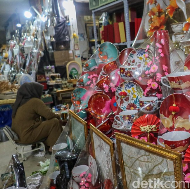 Parsel Imlek Mulai Diburu di Cikini, Pedagang Kebanjiran Pesanan