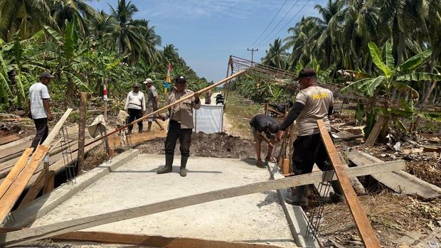 Pembangunan tiga jembatan di Kepulauan Meranti, Riau hampir rampung