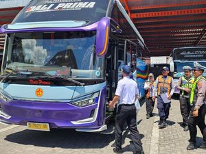 Operasi Keselamatan, Petugas Gabungan Ramp Check Bus AKAP di Bojonegoro