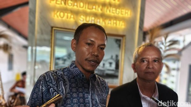 Pengacara Thamrin dan Billy Kuasa Hukum PB XIV Purbaya, Thamrin, dan Billy Suryo Wibowo, saat ditemui di Pengadilan Negeri Solo, Kamis (5/2/2026).