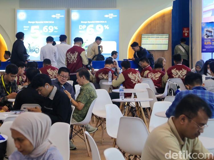 Pengunjung Ramaikan Expoversary, Ada Berbagai Promo Menarik
