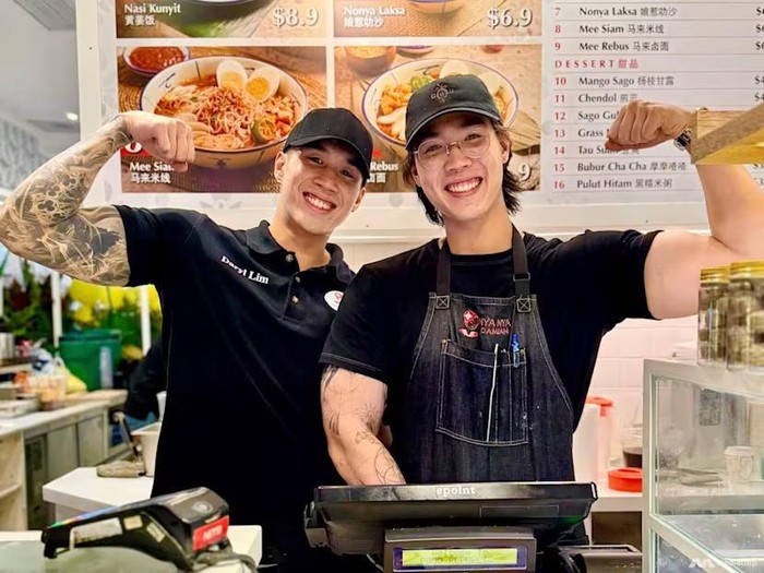 Penjual kedai kekar berotot