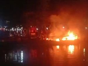 Pembakaran Perahu di Pelabuhan Pasuruan Diduga Dipicu Nelayan Trawl