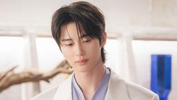 Penampilan Byeon Woo Seok Jadi Pangeran Agung di Perfect Crown