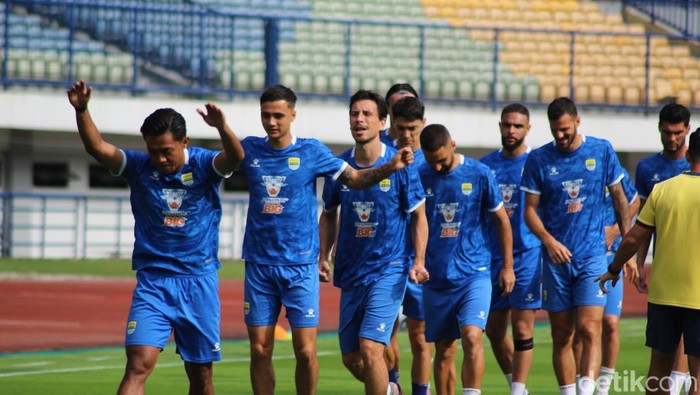 Persib gelar official training jelang laga lawan Malut United di GBLA, Kamis (5/2/2026).