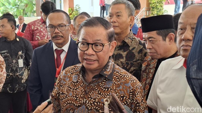 Pramono Targetkan 10 Ribu Bus Listrik Transjakarta pada 2029