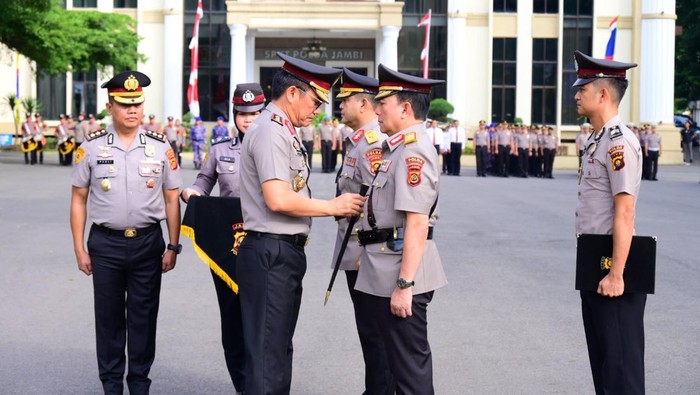 Prosesi serah terima jabatan Brigjen Benny Ali menjadi Wakapolda Jambi