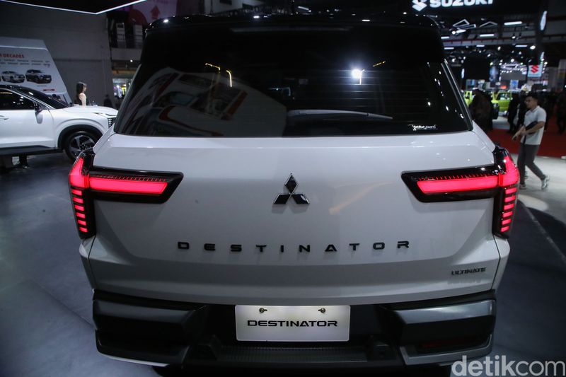 Mitsubishi Motors merayakan 55 tahun kiprahnya di pasar otomotif Indonesia dengan meluncurkan dua mobil edisi spesial di IIMS 2026.