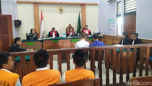 Sidang kasus narkotika Kial Garth Robinson asal Inggris di PN Denpasar, Kamis (5/2/2026). (Foto: Ahmad Firizqi Irwan/detikBali)