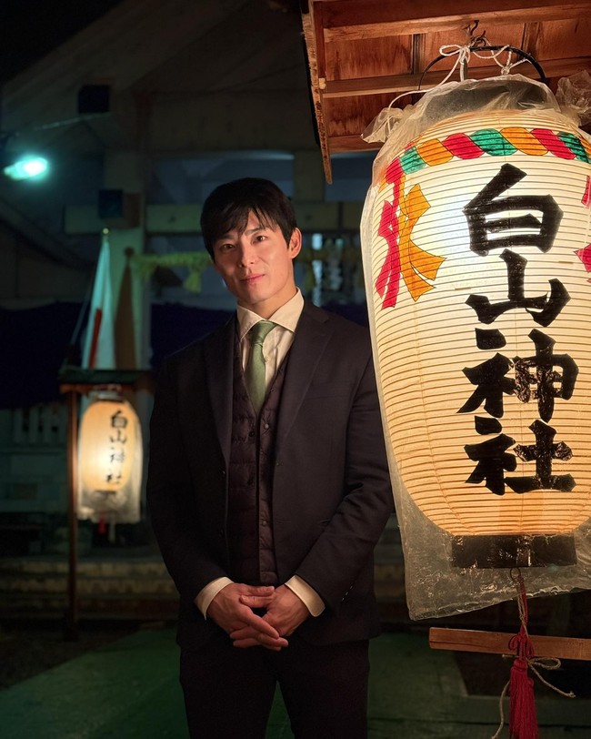 Meski mencuri perhatian karena ketampanannya, Takota juga terpilih karena memiliki imej yang baik. Para pendukung disebut melihatnya sebagai simbol perubahan generasi dan cerminan frustrasi terhadap elit politik. Foto: Instagram @shida.takato