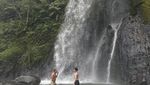 Seru Banget Tatjana Saphira Trekking ke Curug Cibereum