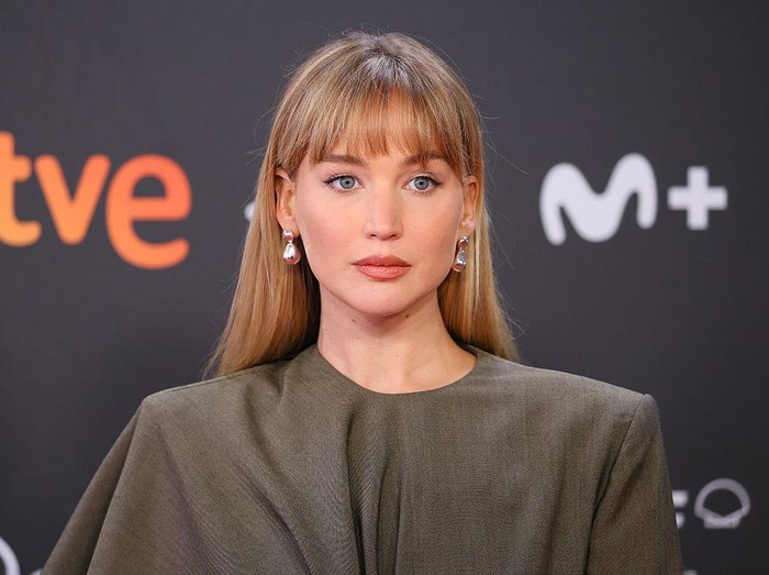 Jennifer Lawrence hingga Sydney Sweeney tampil dengan tren rambut 2026.