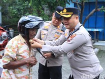 Usai Terima Becak Listrik Prabowo, Tukang Becak Gresik Dapat Kejutan Polisi
