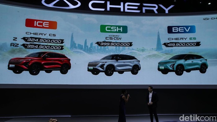 Chery meluncurkan C5 CSH hybrid di IIMS 2026. SUV medium ini dibanderol Rp 399 juta dengan fitur lengkap.