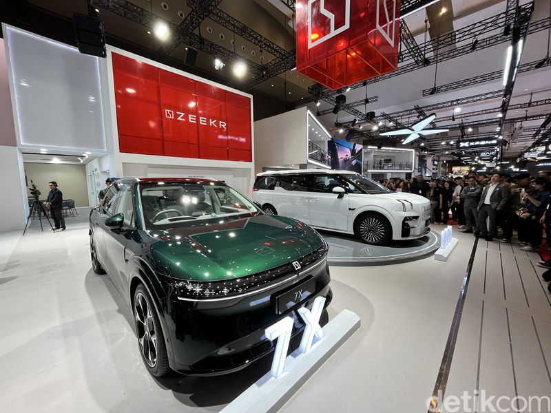 Zeekr 7X Zeekr 7X hadir pada ajang IIMS 2026