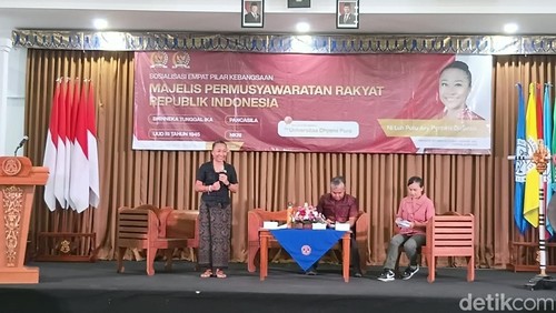 Anggota DPD RI Ni Luh Putu Ary Pertami Djelantik saat menghadiri Sosialisasi Empat Pilar Kebangsaan di Universitas Dhyana Pura, Badung, Bali, Jumat (6/2/2026). (Foto: Hani Sofia/detikBali)