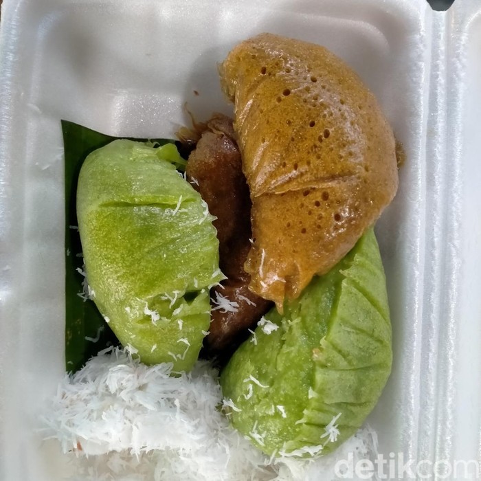 Apang Panas Khas Sulsel Buka di Binjai, Bahan Dikirim dari Daerah Asal