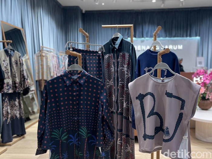 Koleksi baju Lebaran dari Benang Jarum dengan mengadakan Raya Pop-Up Store di Lantai UG, Kota Kasablanka, Jakarta Selatan, mulai dari 6-15 Februari 2026.