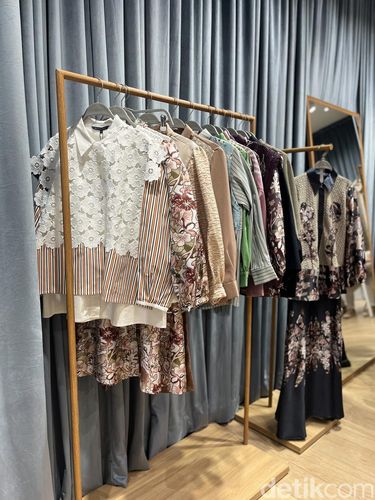 Koleksi baju Lebaran dari Benang Jarum dengan mengadakan Raya Pop-Up Store di Lantai UG, Kota Kasablanka, Jakarta Selatan, mulai dari 6-15 Februari 2026.