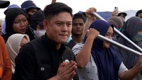 Bobon Santoso juga sebelumnya sempat bikin heboh gegara memutuskan mualaf. Ia kala itu dibimbing Ustaz Derry Sulaiman untuk memeluk Islam. (Foto: dok Instagram bobonsantoso)