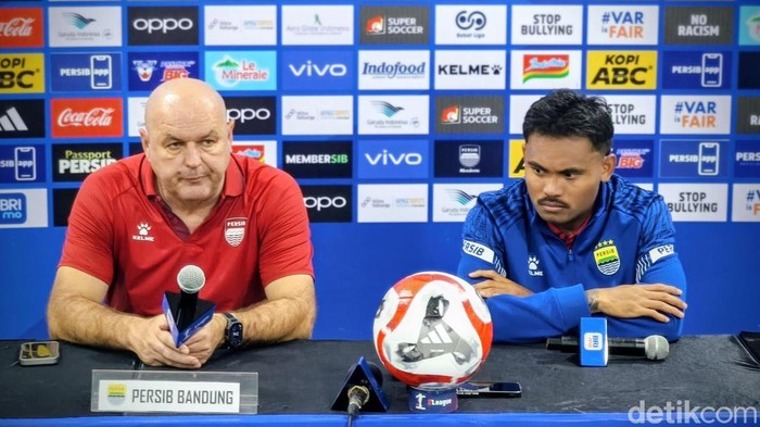 Bojan Hodak dan Saddil Ramdani usai laga Persib Vs Malut United, Jumat (6/2/2026).
